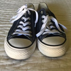 Navy blue converse, worn once!